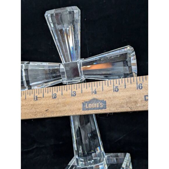 Oleg Cassini Signed Crystal Cross Ornament Vintage Prism Cut On Square Base - Picture 6 of 7
